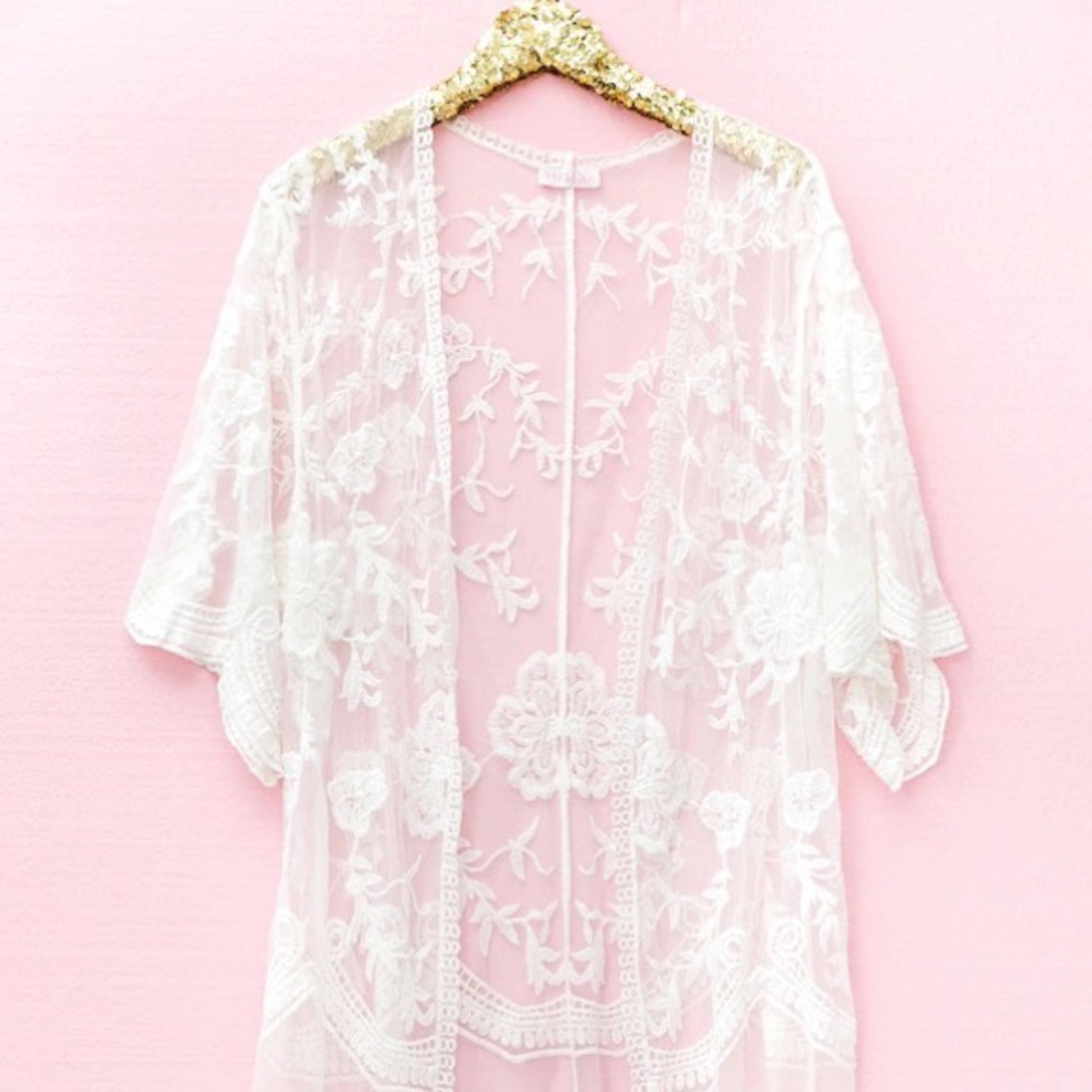 MAEVEN BRIDAL - Boho Lace Kimono / Bridal Lace Robe / Beach Cover-Up - Picture 4 of 15